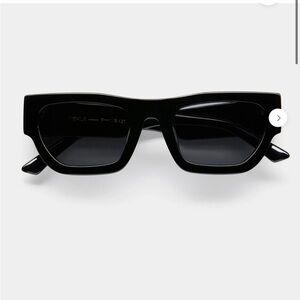 Vehla Finn Sunglasses Black/Smoke